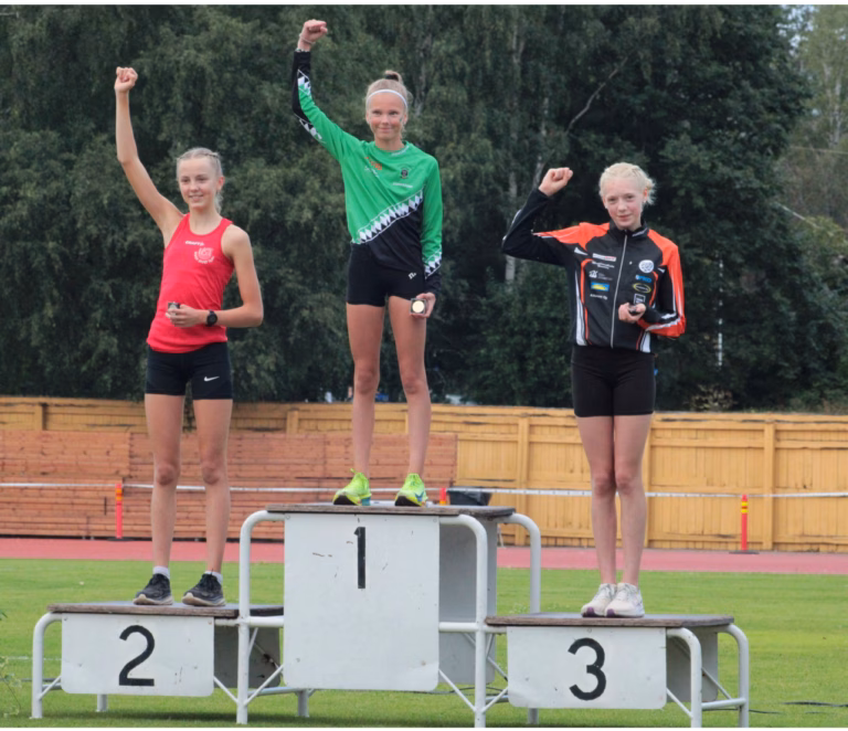 Senniina juoksi SM-pronssia, hyppääjäpojat SM-hopealle