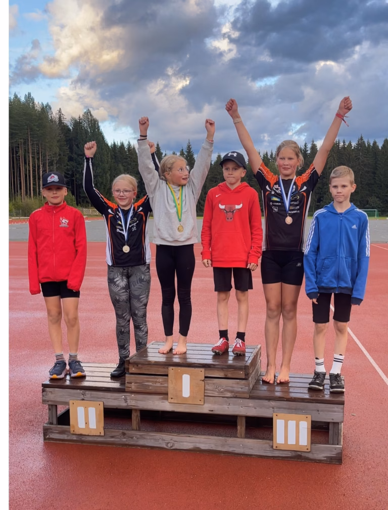 OmaSportti -kisoissa 100 kilpailijaa. Kisoja edeltänyt sade verotti hieman osallistujamäärää